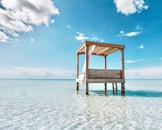 Mahogany Bay Resort & Beach Club, Curio Collection by Hilton - סן פדרו - חוף