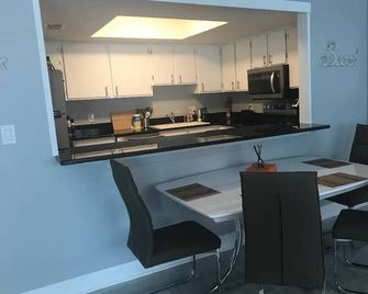 Beautiful house 300 steps to the beach! - Cape Canaveral - Keuken