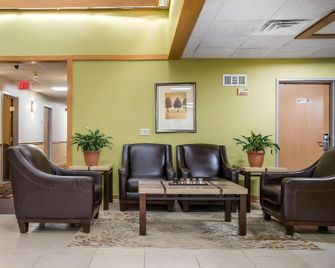 Coratel Inn & Suites By Jasper River Falls - River Falls - Lobby