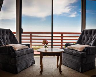 Arky's B&B - Smith River - Sala de estar
