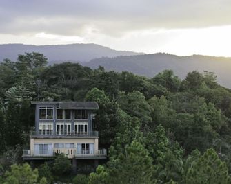 山上村莊飯店 - 白昌 - 陽台