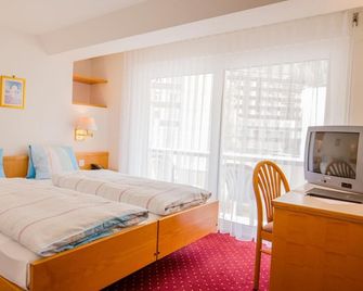 Hotel Heilquelle - Leukerbad - Bedroom