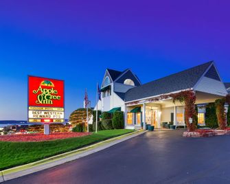 Apple Tree Inn, SureStay Collection by Best Western - Petoskey - Gebouw