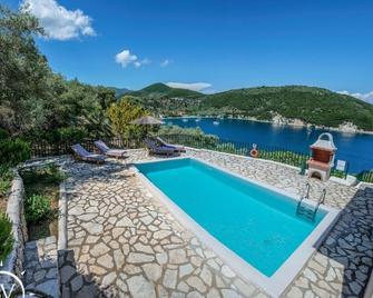Villa Votsalo - Desimi - Piscina