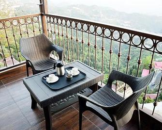 Hotel Paradise Mansion Mussoorie - 穆索 - 陽台