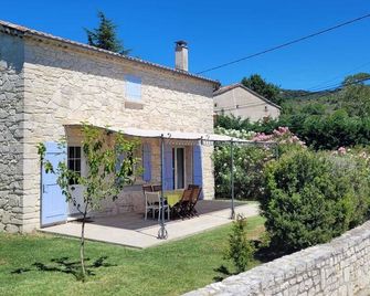 Air-conditioned house with garden and internet fiber, near Vallon Pont d'Arc. - Grospierres - Gebouw