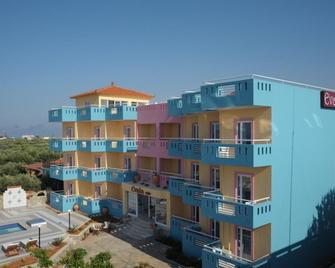 Evalia Apartments - Anissaras - Gebäude
