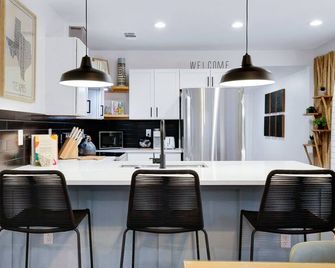 Artsy - A Birdy Vacation Rental - 聖安東尼奧 - 廚房