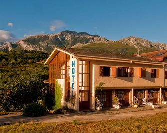 Hotel Torrecerredo - Las Arenas - Edificio