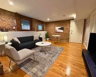 Perfect Stay - Modern 2br Unit - Chicago - Living room