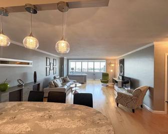 1B Modern Living in the Heart of Boston's West End - Boston - Phòng ăn