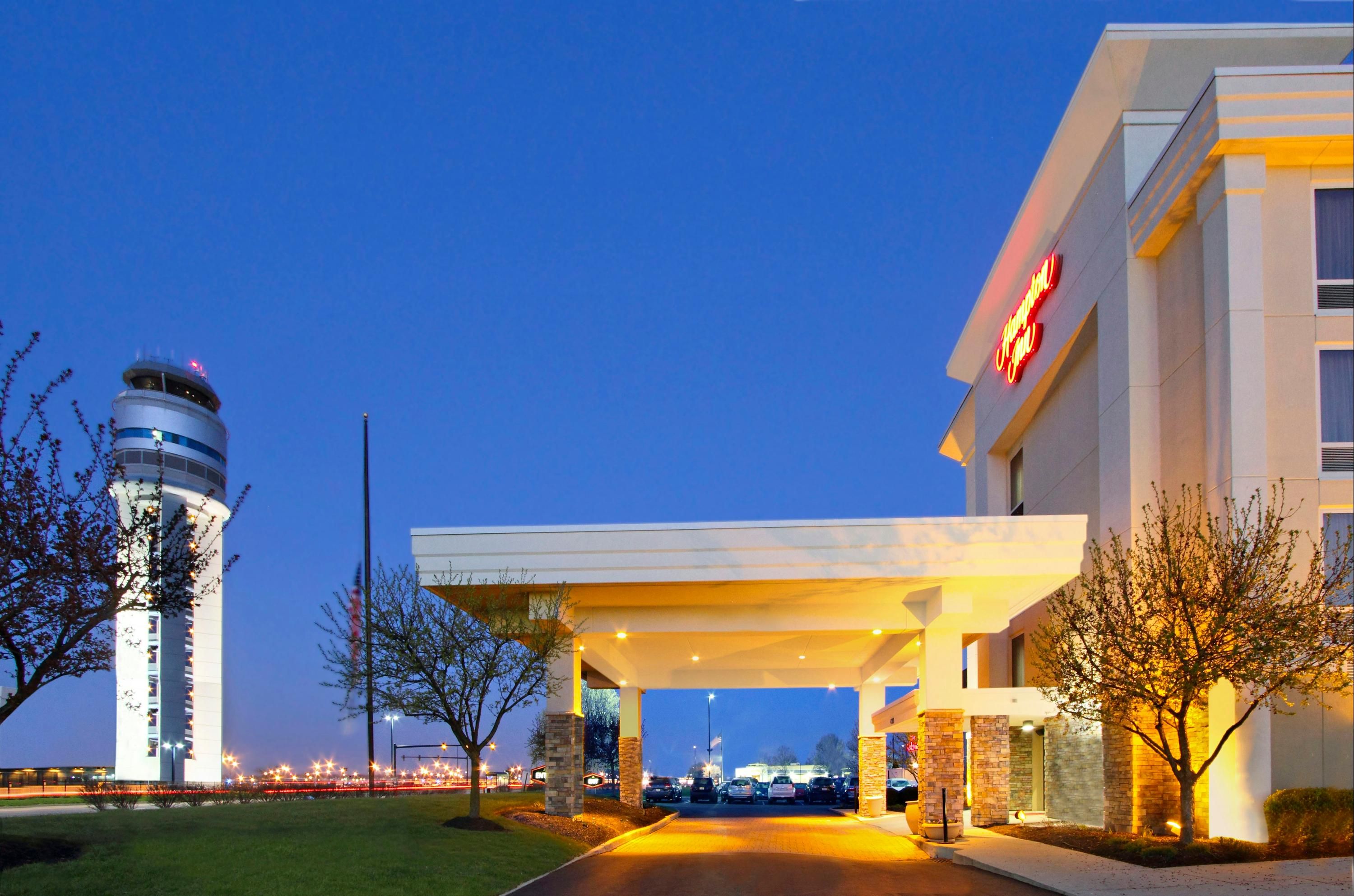 Hampton Inn Columbus-International Airport - Columbus - Edificio