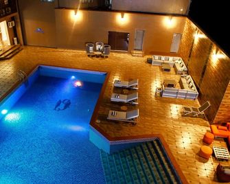 Swiss International Rancho Valeria, Warri - Warri - Piscina