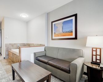 Holiday Inn West Yellowstone By IHG - West Yellowstone - Phòng khách