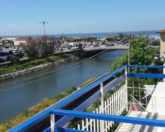 Hotel Burlamacco - Camaiore - Balkon