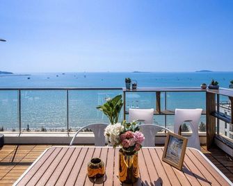 Jiuqi Sanya iHome Seaview Design Homestay (Sanya Bay Coconut Dream Corridor Store) - Sanya - Balcón