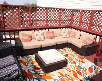 ديوو نوماد - واشنطن د.ك. - شرفة