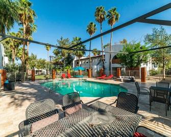 41A Modern Large Studio Condo w heated pool - Casa Grande - Pool