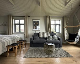 Áskot Cottages - Hella - Living room