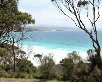 Kingfisher Cottage Beachfront at The Bin - Binalong Bay