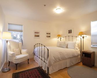 Healdsburg Cottage Walk To The Plaza, Workspace - Healdsburg - Bedroom