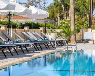Kapetanios Limassol Hotel - Limassol - Svømmebasseng