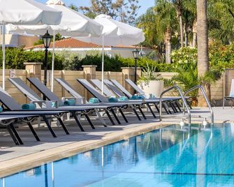 Kapetanios Limassol Hotel - לימסול - בריכה