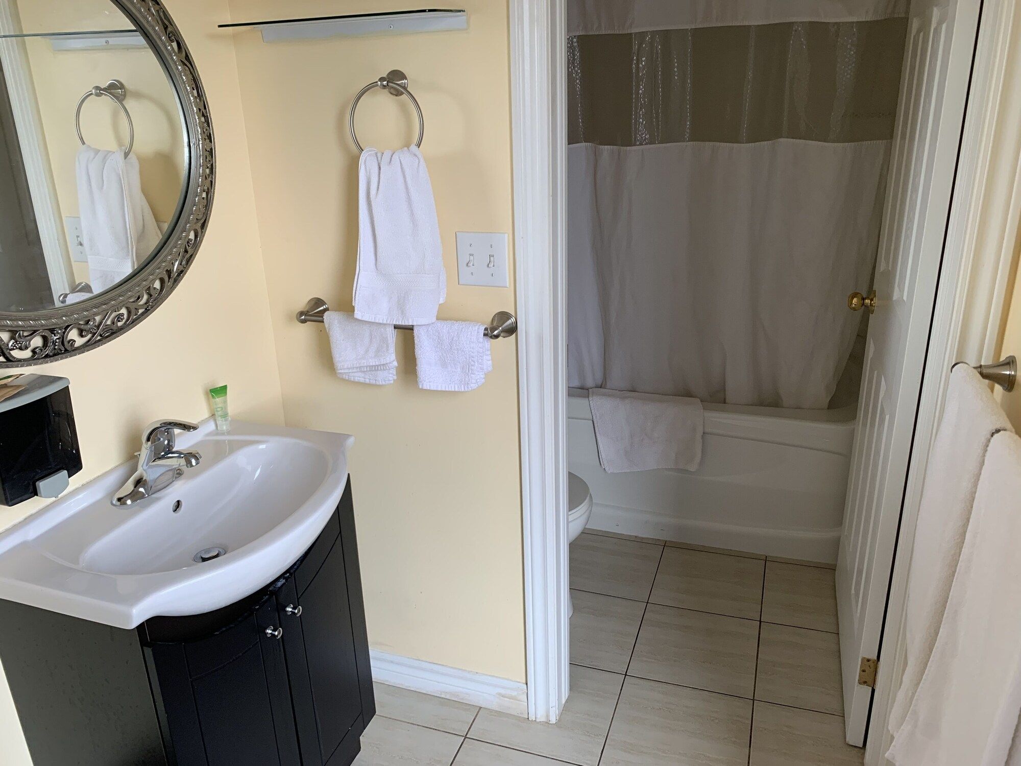Sun Parlor Motel - Leamington