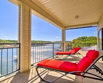 Waterfront Condo with Resort Perks in Lake Ozark! - Lake Ozark - Balcony