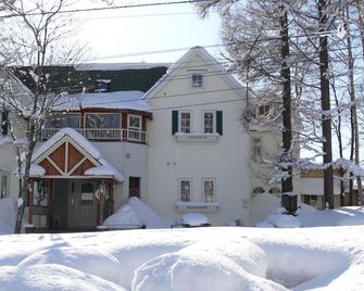 Pension Locomotion - Kutchan - Building