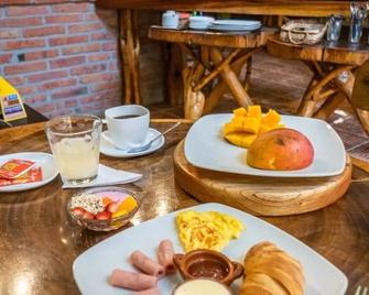 Hotel Boutique Hurvínek - Montañita (Guayas)