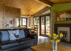 Linnhe Lochside Holidays - Fort William - Living room
