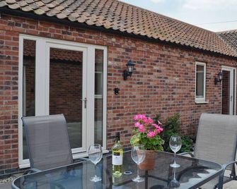 3 Bedroom Accommodation In Sutton-On-Trent - Newark-on-Trent - Patio