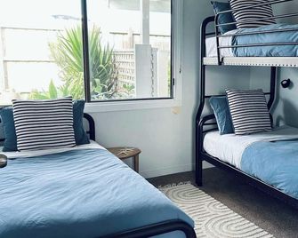 House on the hill - Port Campbell - Bedroom