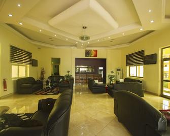Kingstel Hotel - Takoradi - Salónek