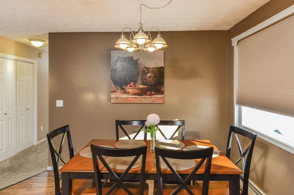 Close to Anchorage Airport, Lake Hood and the Cook Inlet coast - אנקוראג' - חדר אוכל