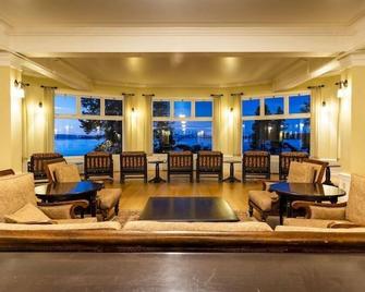 Lake Yellowstone Hotel & Cabins - Inside the Park - Lake - Lounge