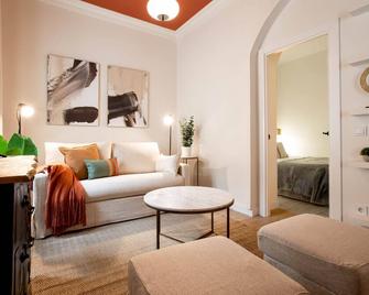 Puerta de America VIII apartment in Madrid - Madrid