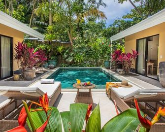 Luxury and Privacy 3 King Suites Central Location - Manuel Antonio - Piscina
