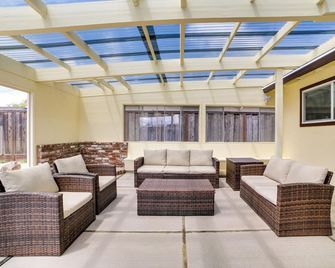 Salinas Home with Pool - Near WeatherTech Raceway! - Salinas - Lounge