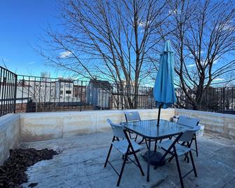 Luxury Modern Apt Near Nyc - Jersey City - Patio