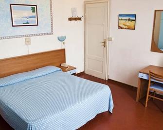 Hotel Eros - Camaiore - Bedroom