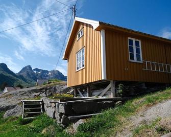 Stamsund Hostel - Stamsund - Building
