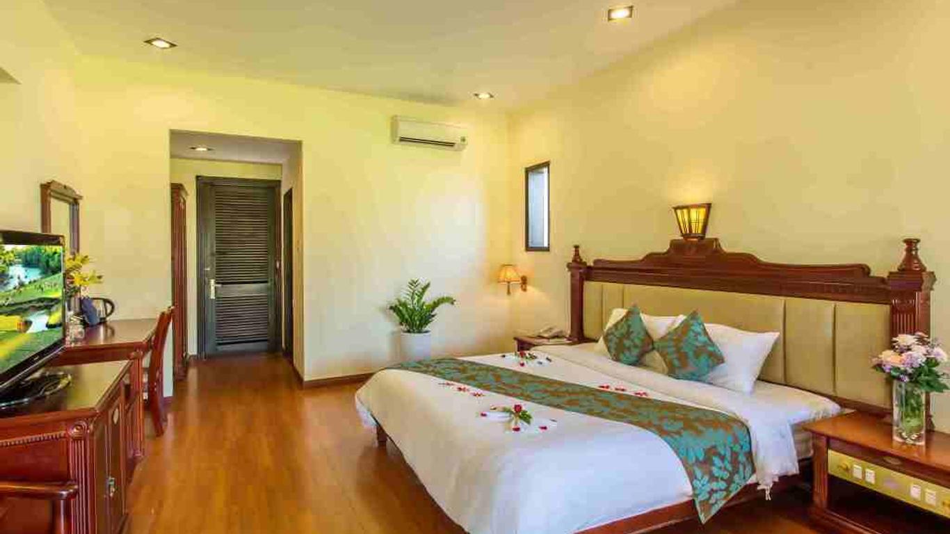 Tropical Beach Hoi An Resort