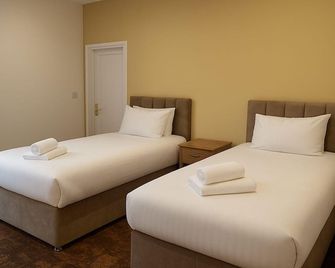 The Miles Arms Hotel - Almondsbury - Ložnice