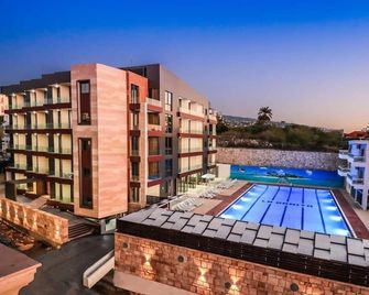 La Bonita Hotel - Byblos - Building
