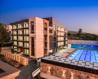 La Bonita Hotel - Byblos - Building