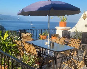 Showstopper 3-bedroom condo with AC & WiFi with phenomenal Mismaloya Bay views - Mismaloya - Balkon