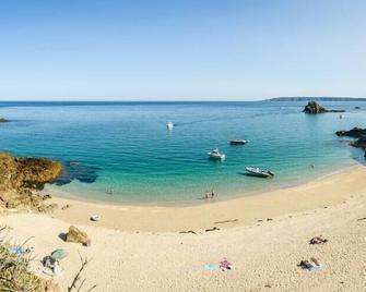 ذا باندورا هوتل - سان بيتر بورت - شاطئ