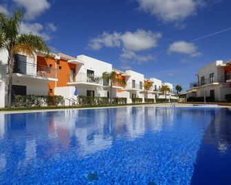 2 Bed House, Pera, Nr. Albufeira, Algarve. - Shared Pool - Silves - Pool